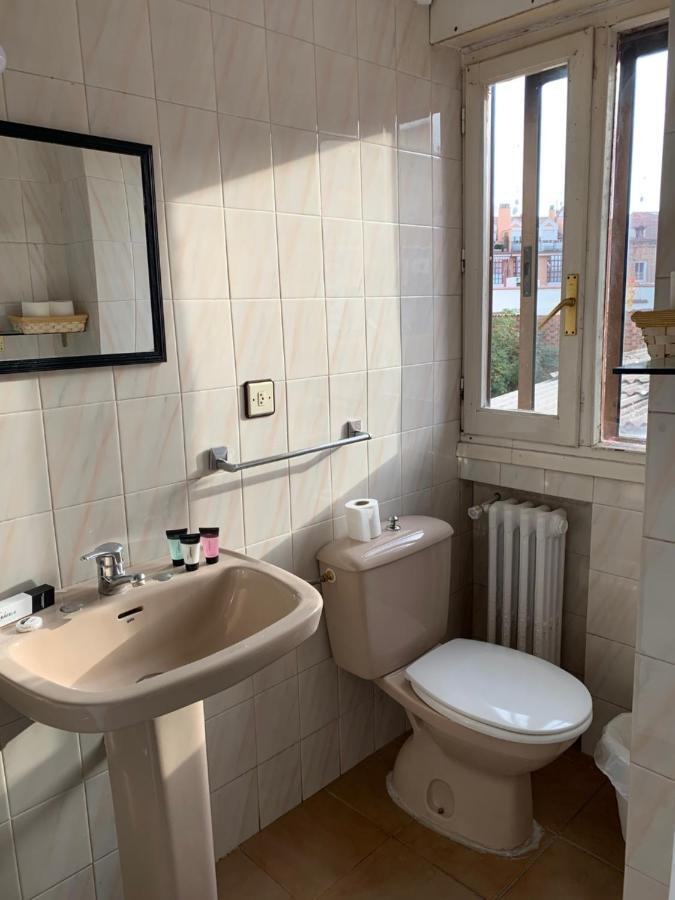 Hotel Y Restaurante Puerta De Aranda Аранда-де-Дуэро Экстерьер фото